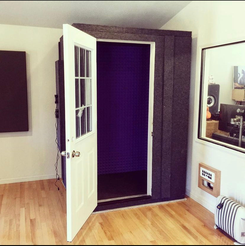 4x5x7’5” Iso Booth