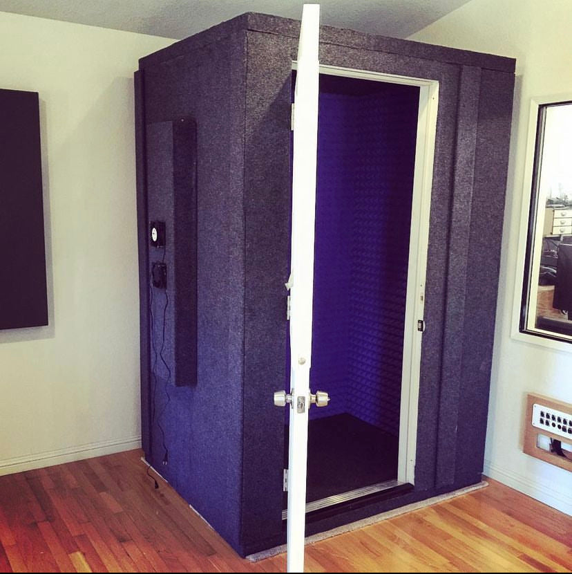 4x5x7’5” Iso Booth