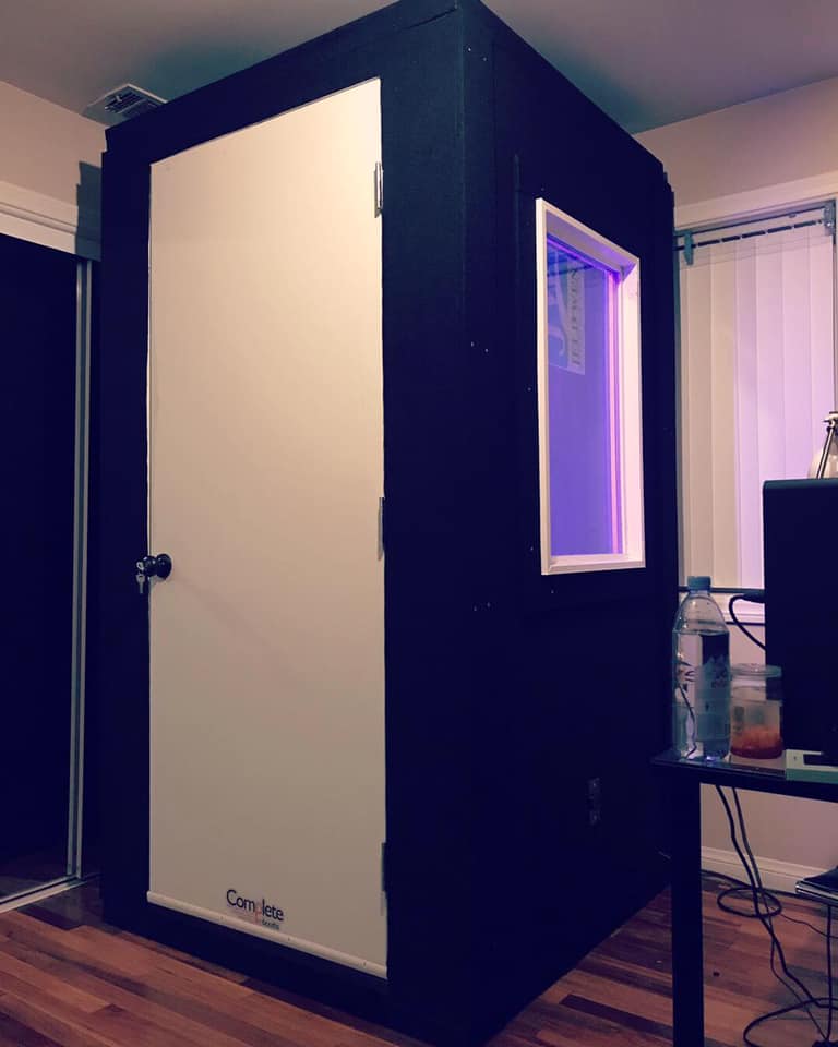 4x4x7'5" Iso Booth